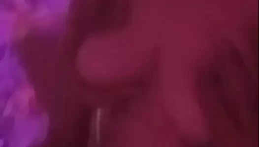 Göğüsler üstte sürme sırasında oyun