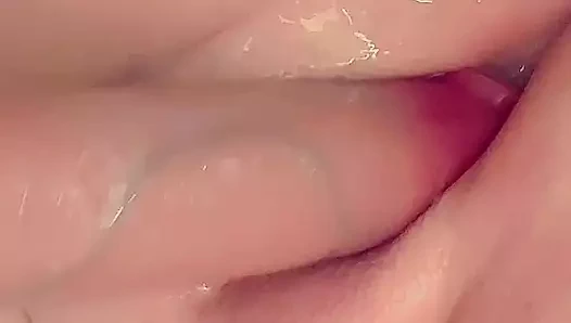 Hey Gooner😘 fışkırtmamı izlerken beynin mush'a dönüyor mu?