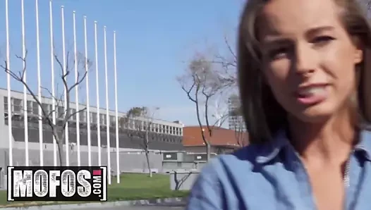 Kinuski kamu içinde yüzüne jordis bebek krem ​​alır