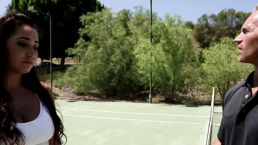 Üvey kız bebek sikikleri ona üvey