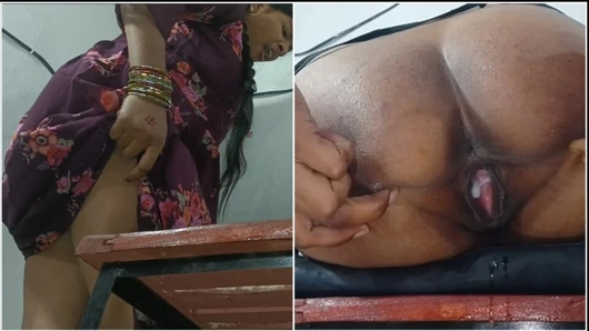 Beautiful girlfriend's hard desi pussy fucked girlfriend's pussy got a lot of water out of Hindi audio