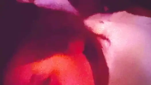 Kocam bana saplarken erkek arkadaşımı emiyor.