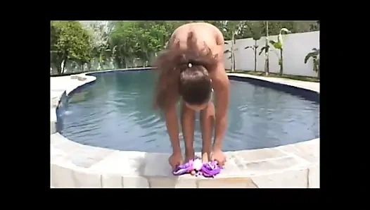 Büyük memeli zenci küçük sürtük için büyük zenci yarağı