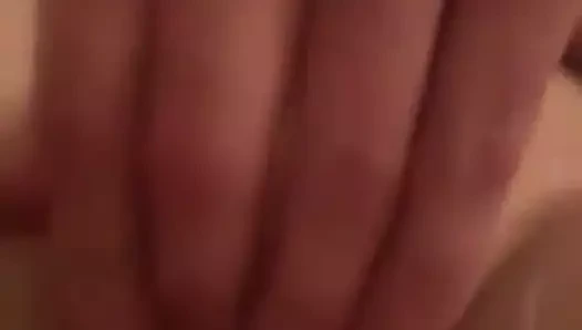 Bosnalı fahişe mastürbasyon yapmak içinde banyo