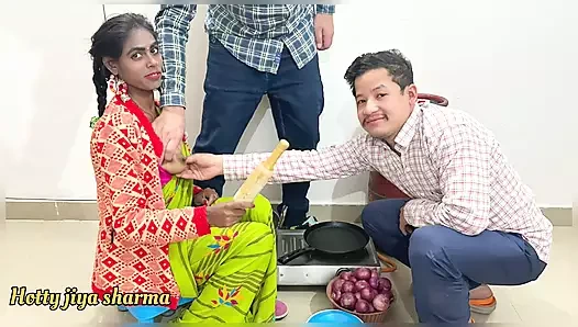 İki sevgilisiyle mutfakta hatunla ilk seks - üçlü seks