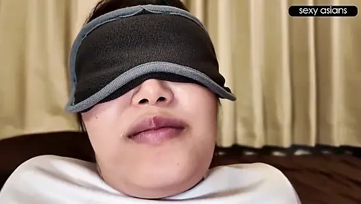 Cosplayer oyuncu yaramazlık yaparken yakalandı, azdırma kaotik bir özel karşılaşmaya dönüşüyor