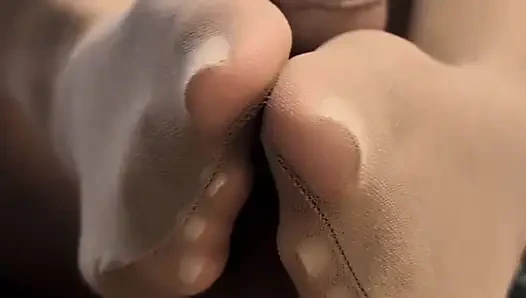 Naylon külotlu çorapla ayakla mastürbasyon