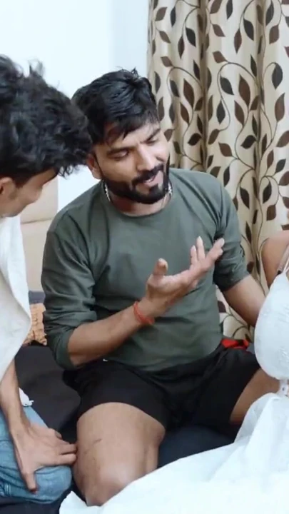 Захватывающий момент из "Горячая индийская жена дези, проданная ее мужем его другу для секса"