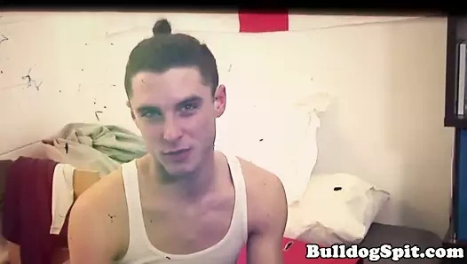 iç çamaşırı fotoğraf çekiminde İngiliz kas yakışıklıları