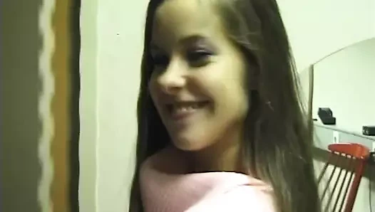 Güzel kız Michaela'nın ilk seçmeleri bugün