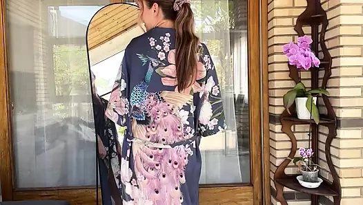 2 sheer elbisesi deniyor: 80'lerden bir nostaljik ve yeni bir takıntı