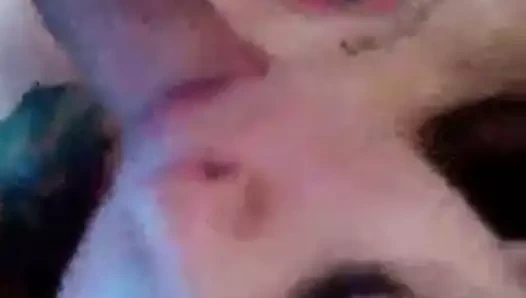 Büyük memeler amatör emme çük