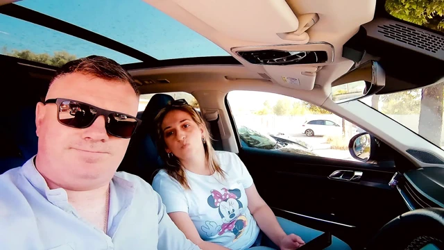 Gerçek çift bir otelde sikişiyor... Her zaman amında yarak isteyen sürtük evli kadın... filme alınmak istiyor