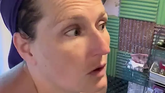 Join Me for a Shower Whilst I Chat About Deep Throating, My Bestie and Random Life Stuff