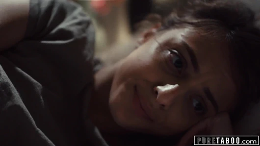 Saf tabu rahip genç 2 ona anal bekaretini ikna eder