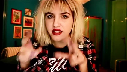 Web kamerası kız sph hakkında konuşuyor