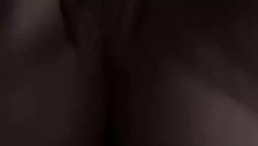 Hucow onun pee deliğine nüfuz ediyor