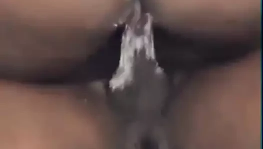 Karımı arkadaşımın yarağının üstüne binerken yakaladım