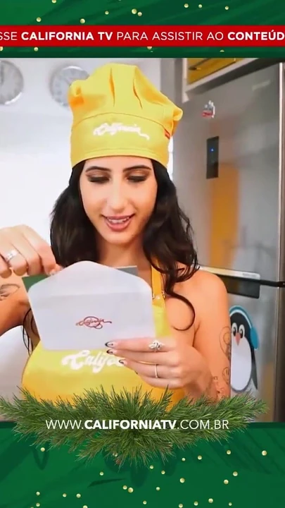 "Ateşli Noel gecesi: beş tanrıça zevke veriyor" dan paylaşmalı an