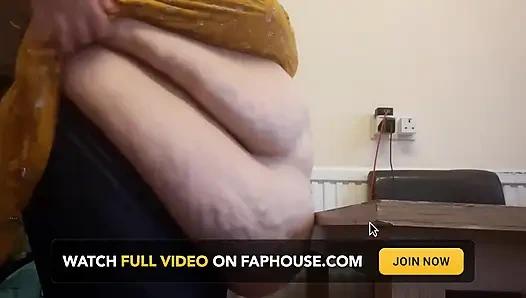 Göbek kaldırmalar ve masa tokatlıyor