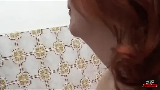 Kızıl saçlı kadın analy sikiliyor