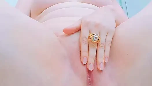 Orgasme énorme ! Elle m’a supplié d’aller sur ma bite