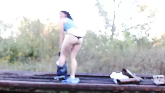 Pnw erotik - Bayan domina bir yük treninde çıplak soyunuyor