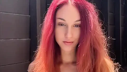 Artemisia Love ateşli solo sigara içme seansı derlemesi