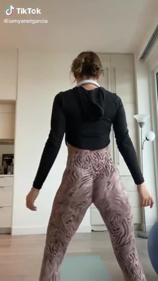 Meksikalı hava durumu kızı yanet