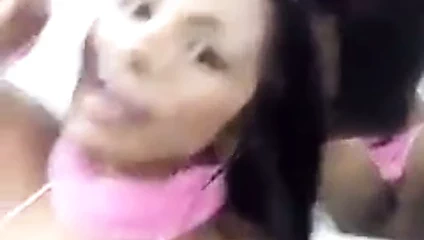 Ateşli Perulu götlü Jannett Valencia