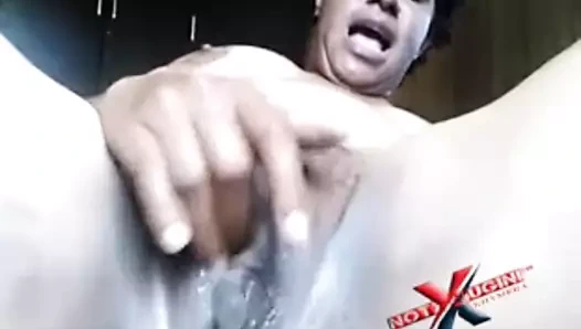 Simbu milf parmak sikme 4