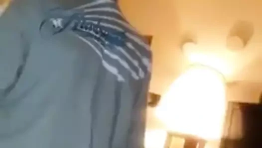 O amcığı iyi bir kocanın yapması gerektiği gibi yemek