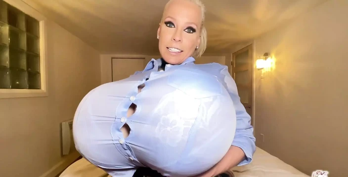 Amcığıma boşal, göğüslerim büyüyor!