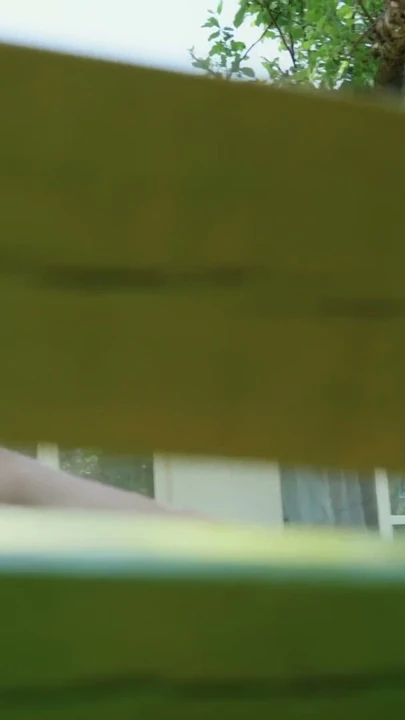VIP4K. O blondă sexy cu sâni mari știe cum să rezolve problema datoriilor restante | Clip 2