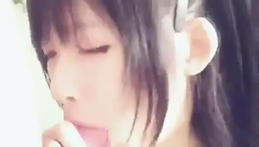 Asya hizmetçi oral seks