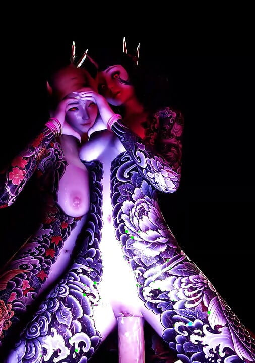 Oni Kız Kardeşler Lap Dance Seks POV (Japon Şeytanı)