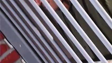 Sarışın sürtük hapishanede randy spears bir oral seks verir