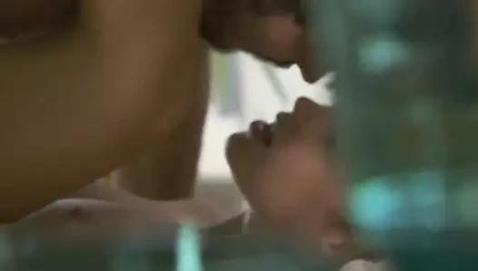 Anna Hutchison - göbek altı: iki şehrin hikayesi 04