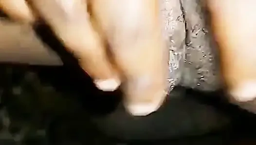 Şu Ugandalı Islak Amcık