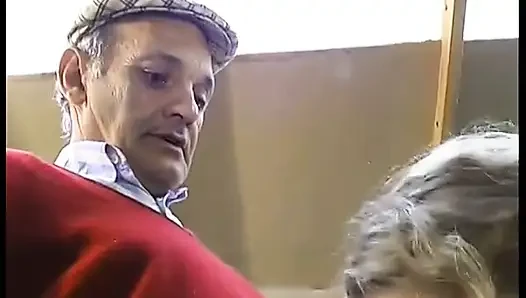 Dede yeni bir araba karşılığında genç bir kaltağı sikiyor