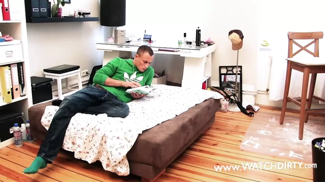 Stiefsohn fickt die notgeile MILF Mama