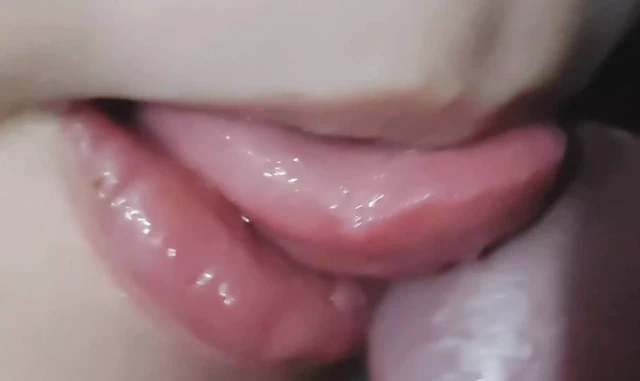 Filipinli kız arkadaş yakın çekim ıslak sakso