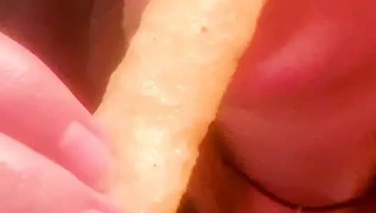 kız patates emiyor...