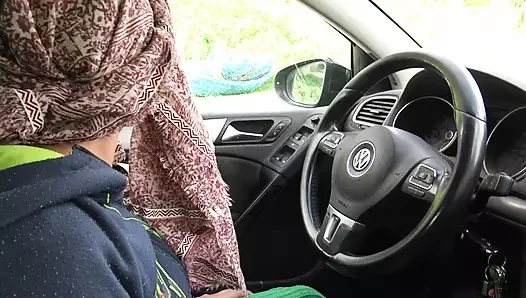 Üvey oğlum kıllı amcığımı görmem için yalvardı