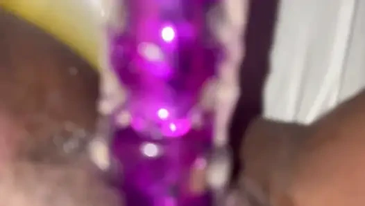 Büyük mor tüm bağırsaklarımda ve bazen seni düşünmeyi bırakıyorum