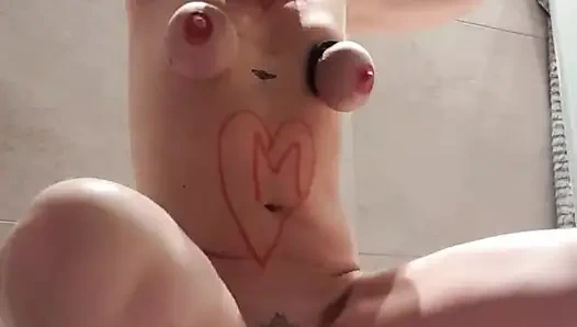 Orgazm ve fışkırtma ile elektrikli oyunlar