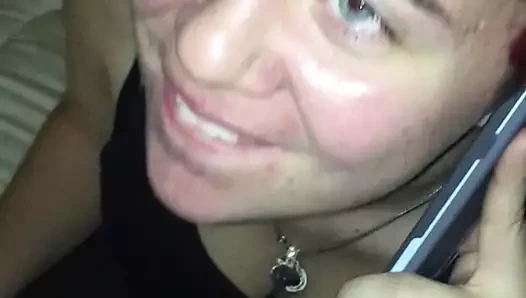 Telefonda konuşurken çük emmek