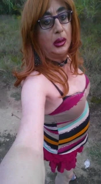 TROIA IN ATTESA DI CAZZONI NERI 