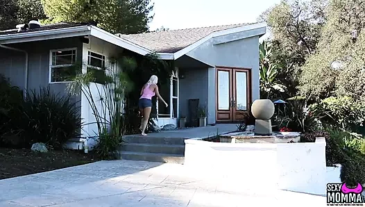 Alyssa catches stepdaughter, Jenna, sneaking out!