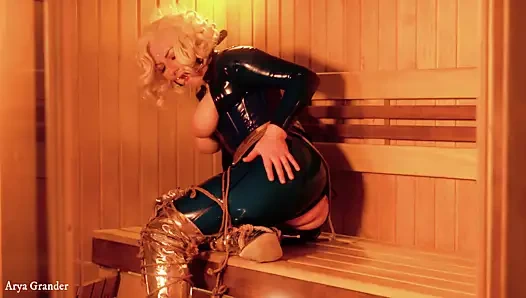 Lateks içinde esaret orta yaşlı seksi kadın - ücretsiz porno videosu